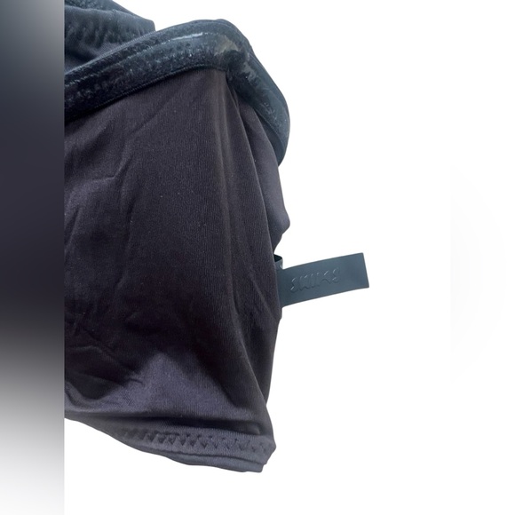 SKIMS Signature Swim Strapless Cut Out Monokini in the color Onyx (black) L NWT - Picture 6 of 8